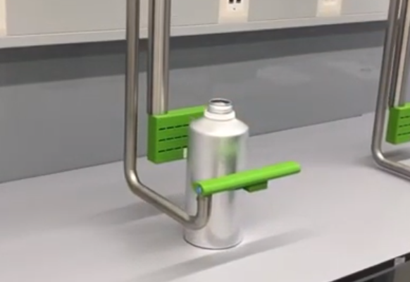 La hotte smart-Flow installée sur une paillasse de laboratoire